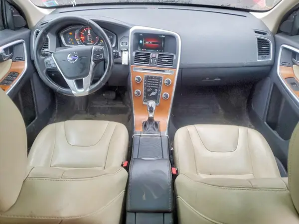 YV449MRU5H2009083 2017 VOLVO XC60 - Image 8