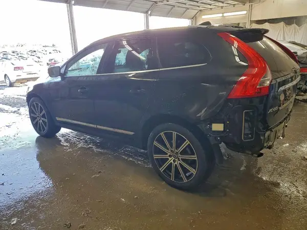YV449MRU5H2017457 2017 VOLVO XC60 - Image 2