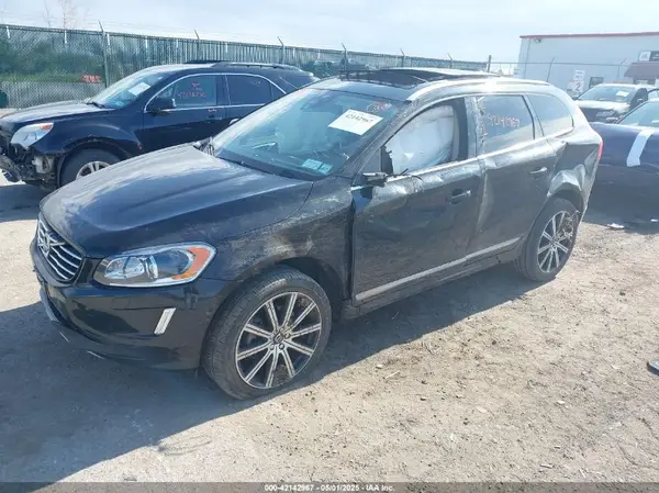 YV449MRU5H2030483 2017 VOLVO XC60 - Image 2