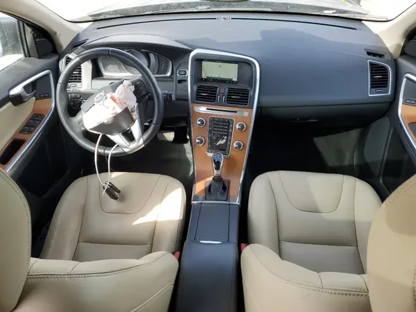 YV449MRU5H2061796 2017 VOLVO XC60 - Image 8