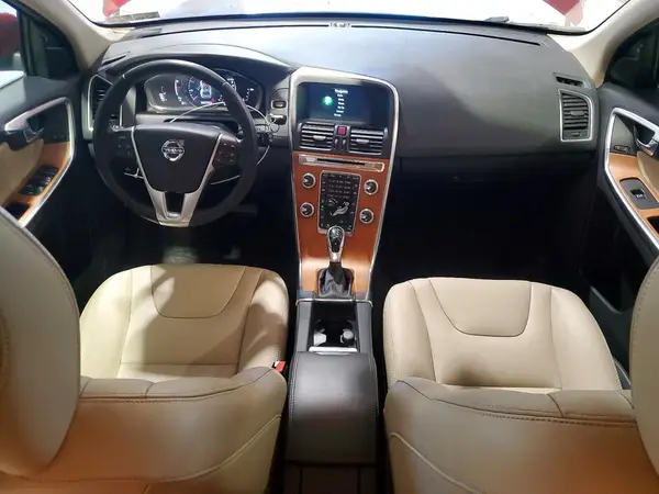 YV449MRU5H2102220 2017 VOLVO XC60 - Image 8