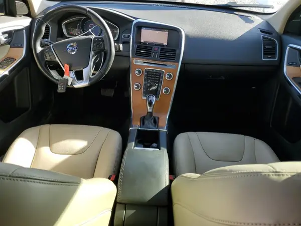 YV449MRU5H2125402 2017 VOLVO XC60 - Image 8