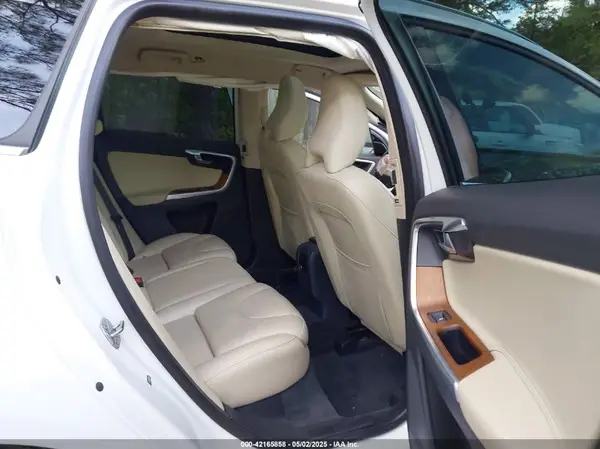 YV449MRU5H2212488 2017 VOLVO XC60 - Image 8