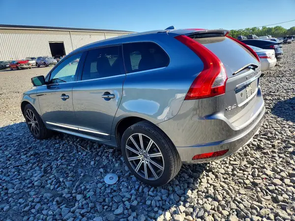 YV449MRU5H2223068 2017 VOLVO XC60 - Image 2