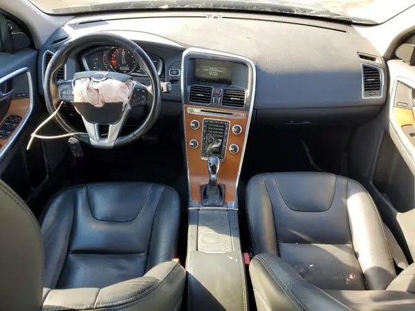 YV449MRU6H2016141 2017 VOLVO XC60 - Image 8