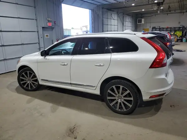 YV449MRU6H2094161 2017 VOLVO XC60 - Image 2