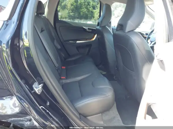 YV449MRU6H2125683 2017 VOLVO XC60 - Image 8