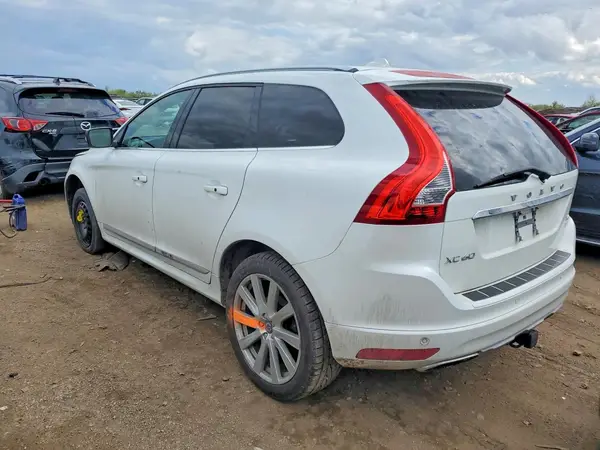 YV449MRU6H2136604 2017 VOLVO XC60 - Image 2