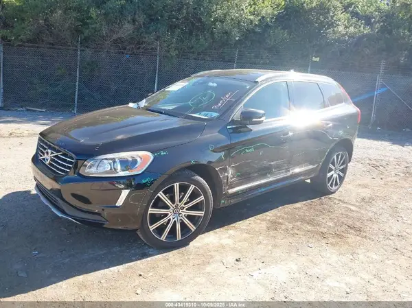 YV449MRU6H2177413 2017 VOLVO XC60 - Image 2
