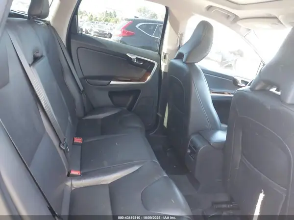 YV449MRU6H2177413 2017 VOLVO XC60 - Image 8