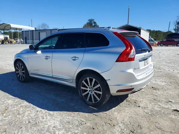 YV449MRU7H2027116 2017 VOLVO XC60 - Image 2