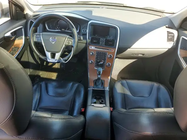 YV449MRU7H2027116 2017 VOLVO XC60 - Image 8