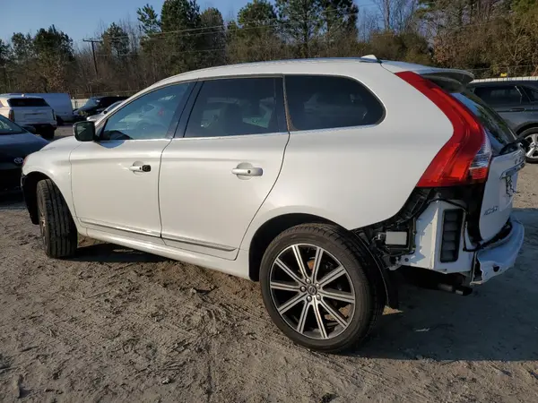 YV449MRU7H2125188 2017 VOLVO XC60 - Image 2