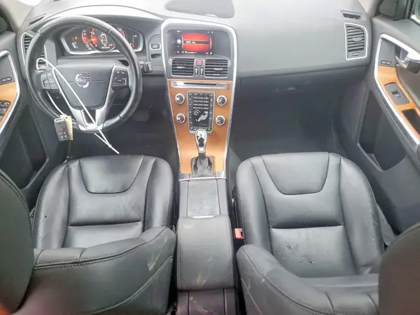 YV449MRU7H2126518 2017 VOLVO XC60 - Image 8