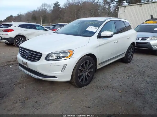 YV449MRU7H2200830 2017 VOLVO XC60 - Image 2