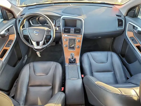 YV449MRU8H2050811 2017 VOLVO XC60 - Image 8