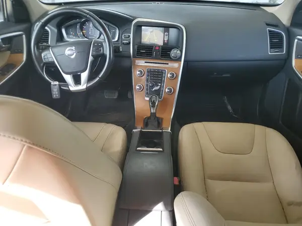YV449MRU8H2125748 2017 VOLVO XC60 - Image 8