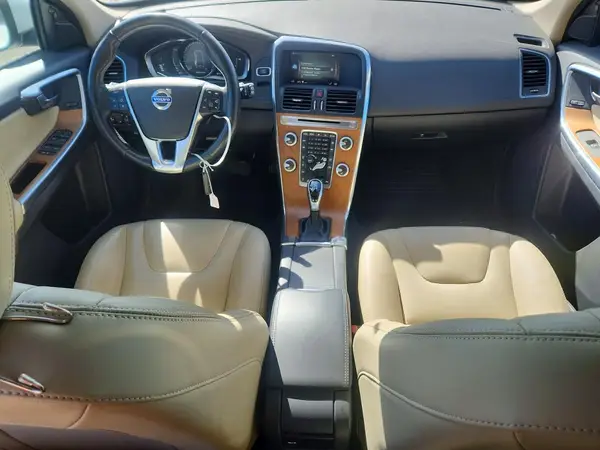 YV449MRU8H2211352 2017 VOLVO XC60 - Image 8