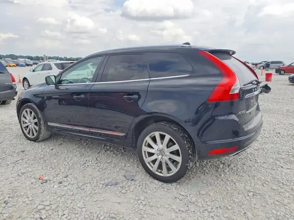 YV449MRU8H2216292 2017 VOLVO XC60 - Image 2