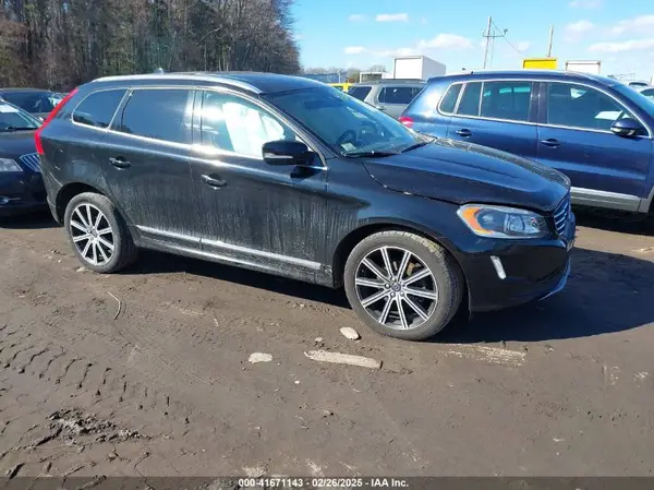 YV449MRU8H2217507 2017 VOLVO XC60 - Image 1
