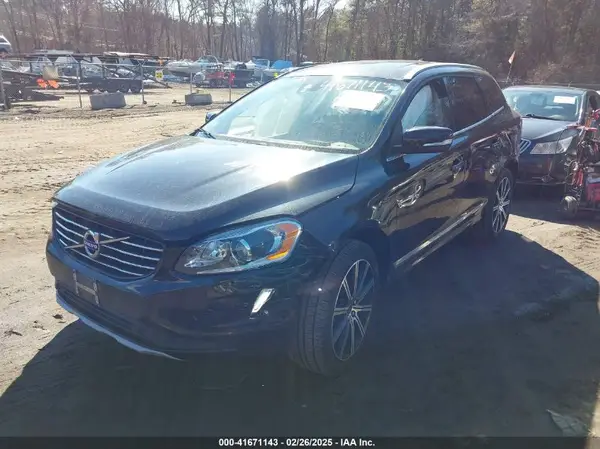 YV449MRU8H2217507 2017 VOLVO XC60 - Image 2