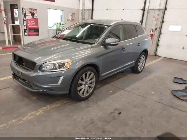 YV449MRU9H2110935 2017 VOLVO XC60 - Image 2