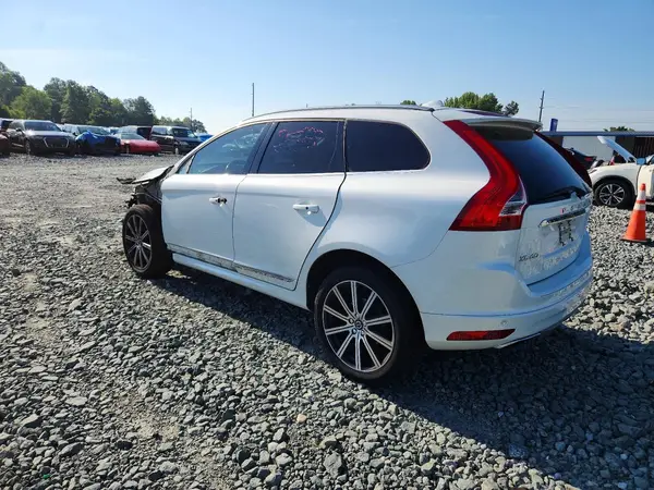 YV449MRU9H2122678 2017 VOLVO XC60 - Image 2