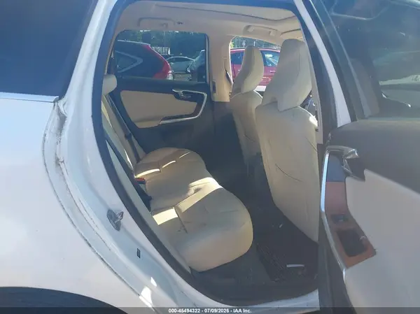 YV449MRU9H2137777 2017 VOLVO XC60 - Image 8