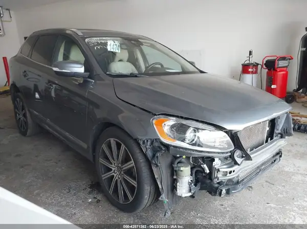 YV449MRU9H2138900 2017 VOLVO XC60 - Image 1