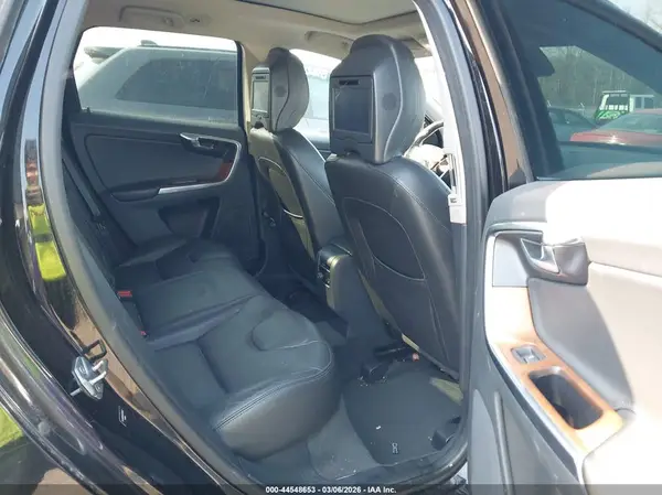 YV449MRUXH2030642 2017 VOLVO XC60 - Image 8
