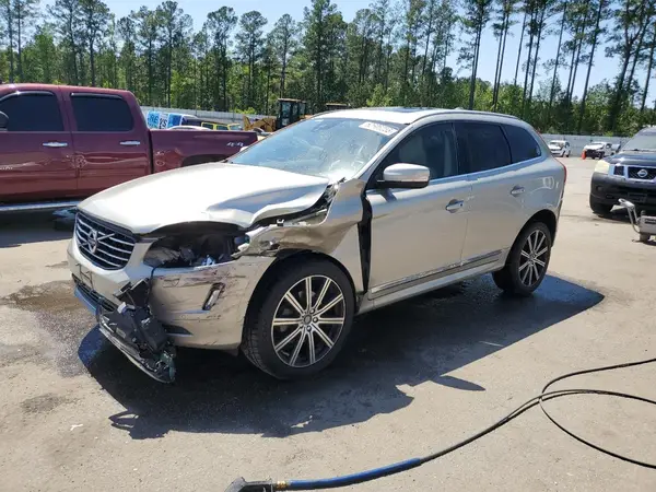 YV449MRUXH2126030 2017 VOLVO XC60 - Image 1