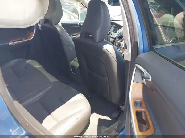 YV449MRUXH2134516 2017 VOLVO XC60 - Image 8