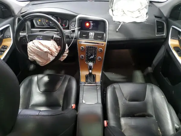 YV449MRUXH2216150 2017 VOLVO XC60 - Image 8