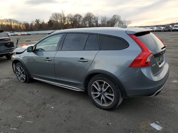 YV4612HK1G1016329 2016 VOLVO V60 - Image 2