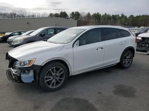 YV4612HK2G1005209 2016 VOLVO V60 - Image 1