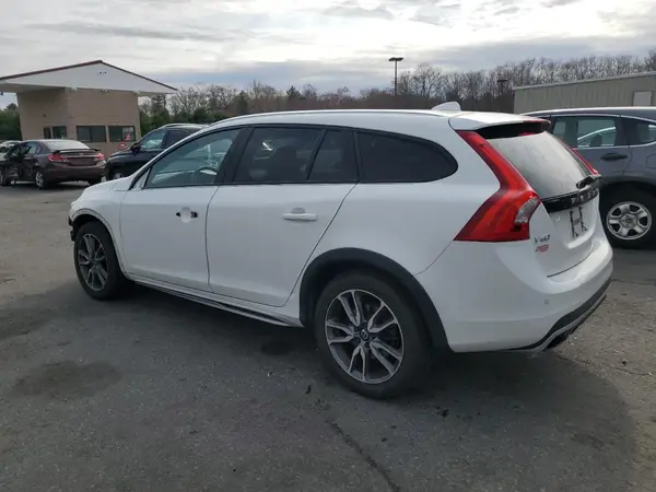 YV4612HK2G1005209 2016 VOLVO V60 - Image 2