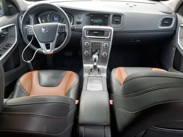 YV4612HK5G1018472 2016 VOLVO V60 - Image 8