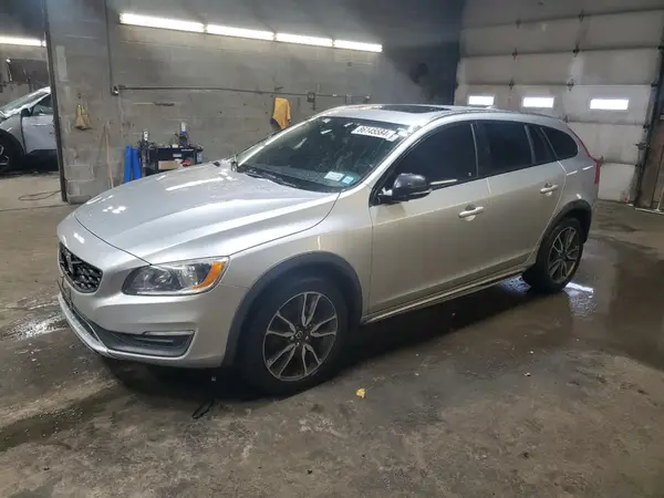 YV4612HK6G1008209 2016 VOLVO V60 - Image 1