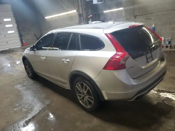 YV4612HK6G1008209 2016 VOLVO V60 - Image 2