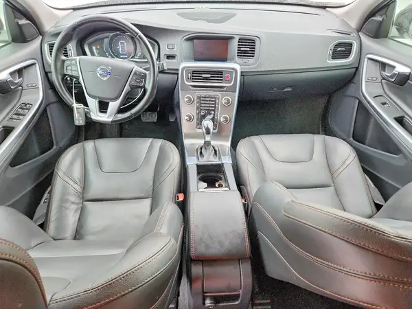 YV4612HM3G1008136 2016 VOLVO V60 - Image 8