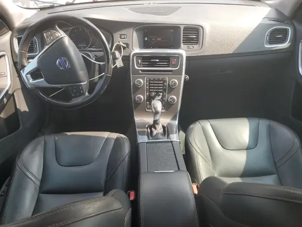 YV4612HM4G1003463 2016 VOLVO V60 - Image 8