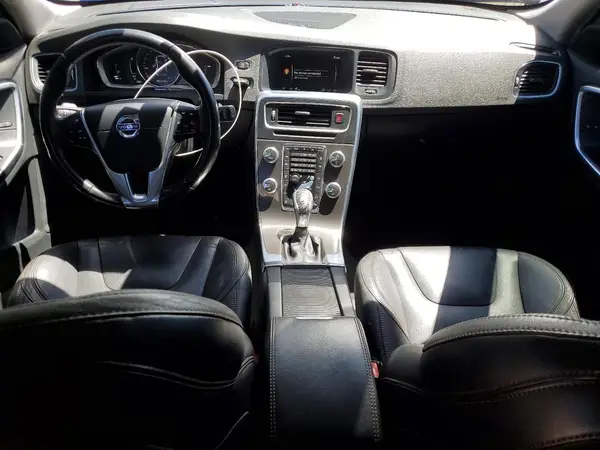 YV4612HM6G1003397 2016 VOLVO V60 - Image 8