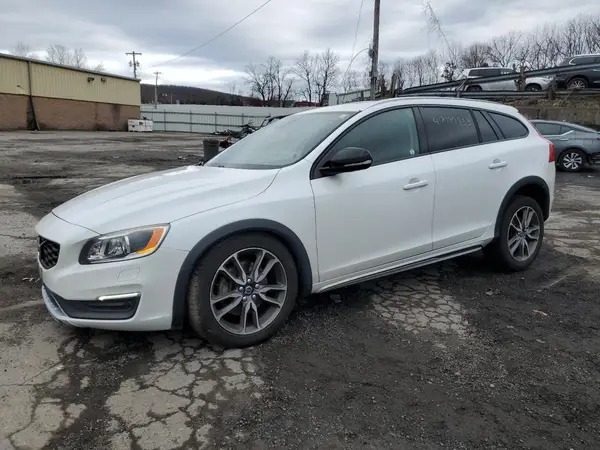YV4612HM6G1008566 2016 VOLVO V60 - Image 1
