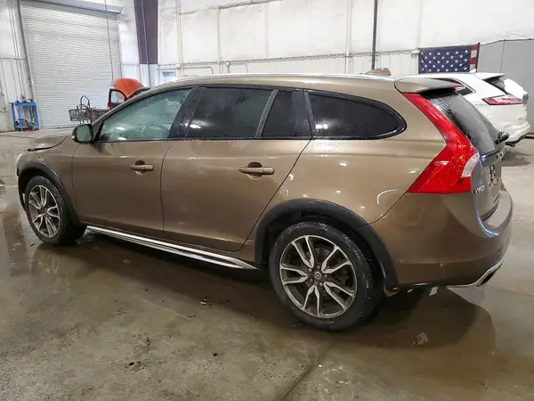 YV4612HM9G1007802 2016 VOLVO V60 - Image 2