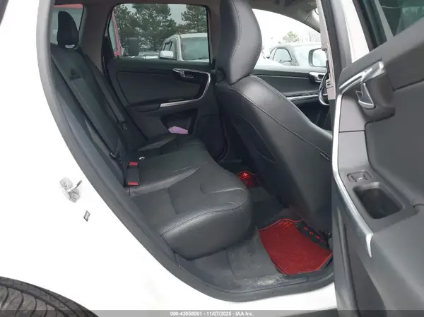 YV4612RK0G2805919 2016 VOLVO XC60 - Image 8