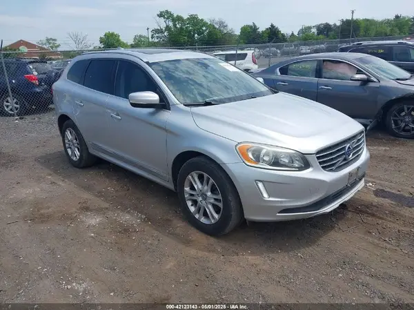 YV4612RK0G2842422 2016 VOLVO XC60 - Image 1