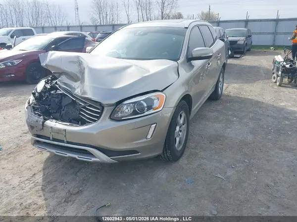 YV4612RK1G2795708 2016 VOLVO XC60 - Image 2