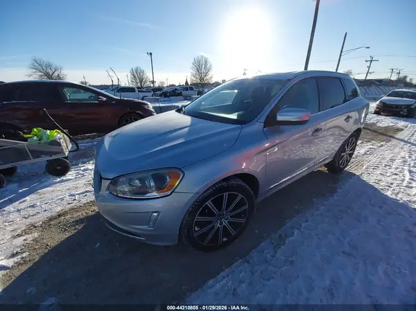YV4612RK1G2818193 2016 VOLVO XC60 - Image 2