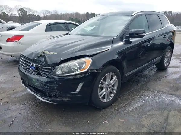YV4612RK1G2842400 2016 VOLVO XC60 - Image 2