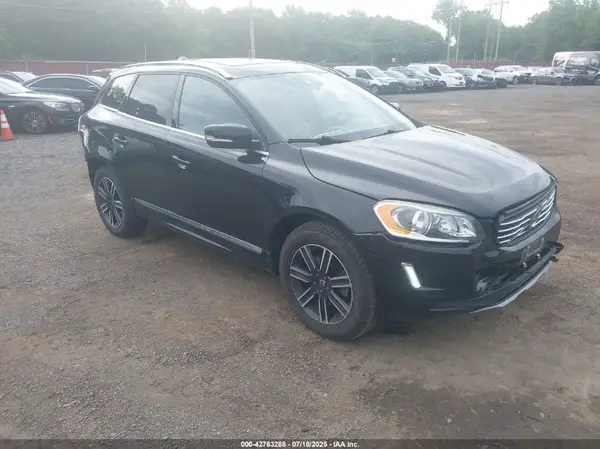 YV4612RK1G2852814 2016 VOLVO XC60 - Image 1
